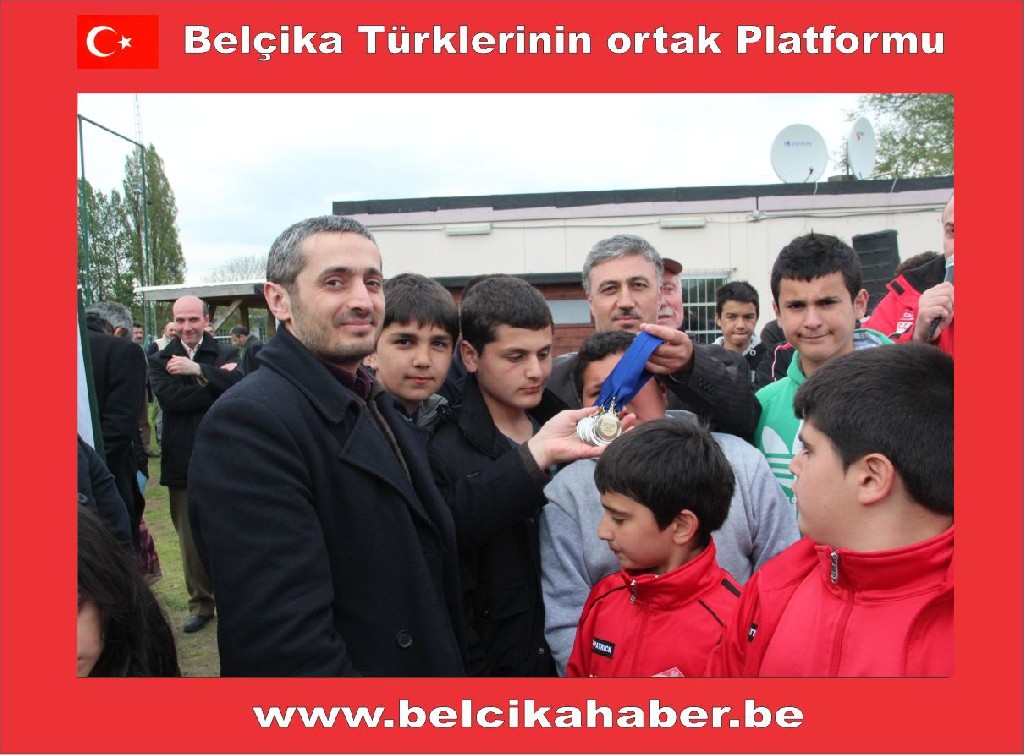 Belcika Diyanet Vakfi Anvers Bolge Gençlik Şöleni Düzenlendi