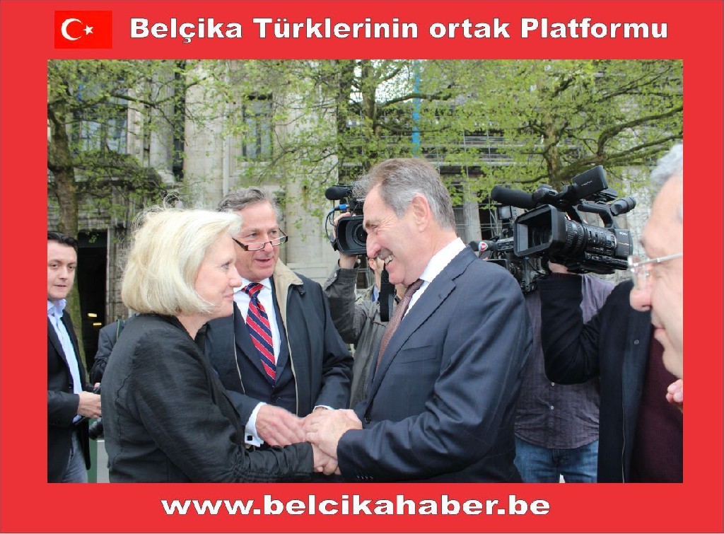TRAMVAYLAR 3 AY 'DAN BERİ BRÜKSEL'DE TÜRKİYE'Yİ TANITIYOR