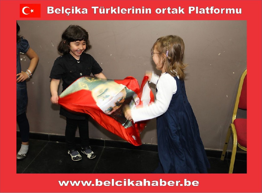 ATATÜRKÇÜ GENÇLERDEN 19 MAYIS KUTLAMASI
