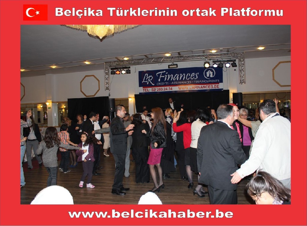 TURKISH LADY 4. KÜLTÜR GECESİ HALAYLARLA KUTLANDI
