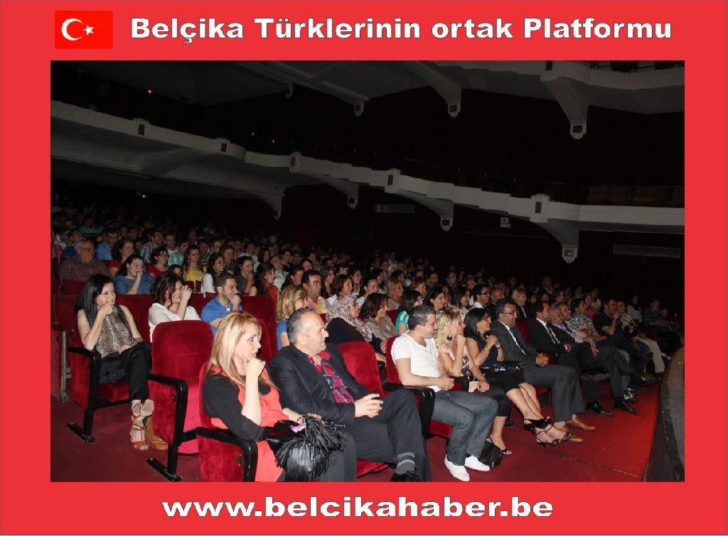 HER YÖNE 90 DAKİKA TİYATROSU KIRDI GEÇİRDİ