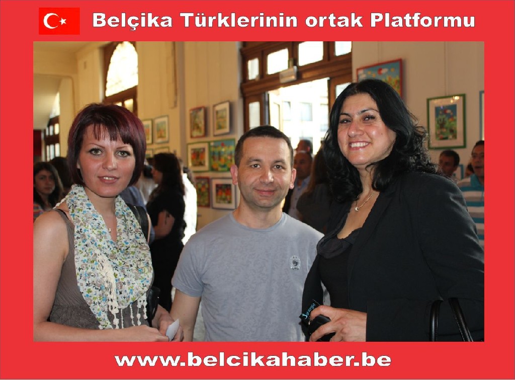 HER YÖNE 90 DAKİKA TİYATROSU KIRDI GEÇİRDİ
