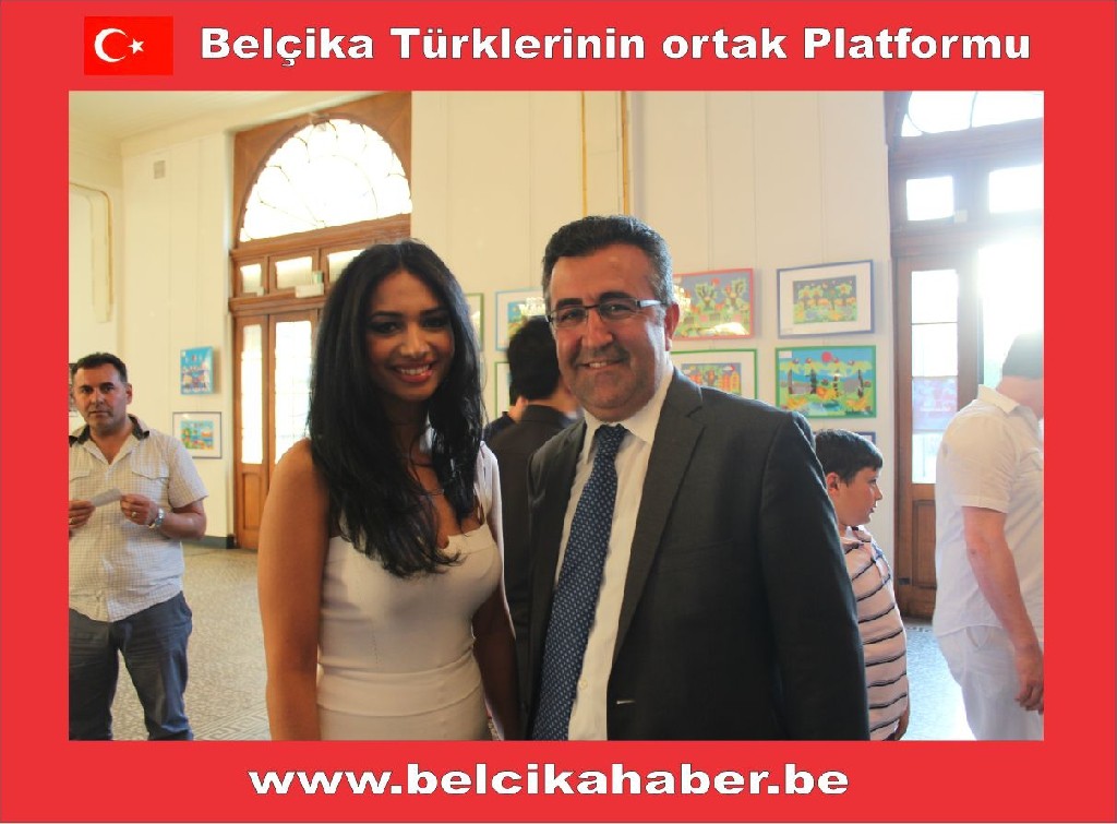 HER YÖNE 90 DAKİKA TİYATROSU KIRDI GEÇİRDİ