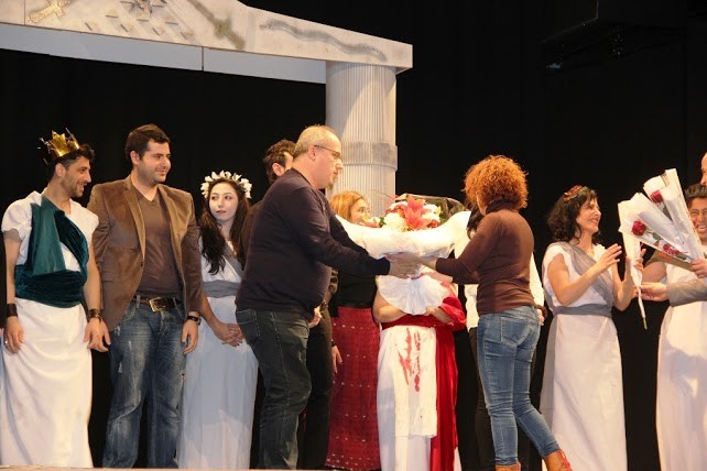 Bir Acayip Antigone Mons´ta Atakta Alkışlandı.
