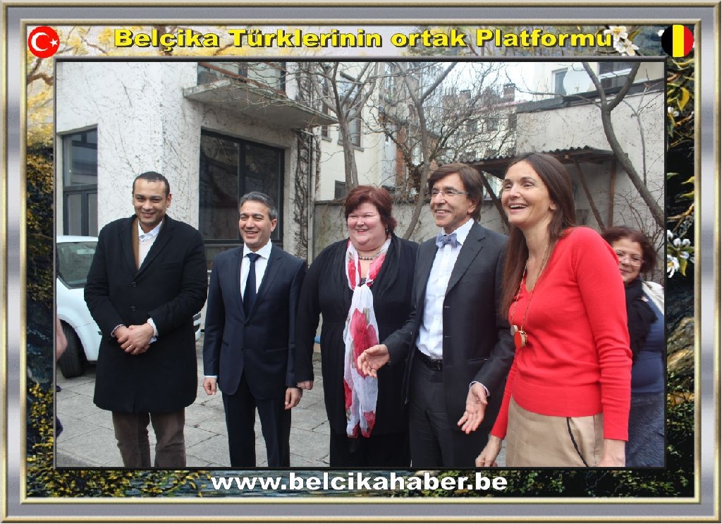 BELÇİKA BAŞBAKANI RUPO KADINLARIN EĞİTİM ALDIĞI OKULDA KADINLAR GÜNÜ'NÜ KUTLADI