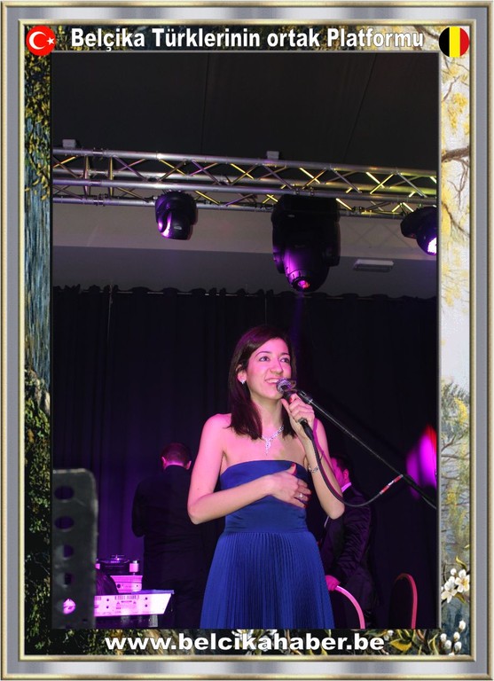 CEYLAN VE ARZU KONSERLERİNDE GÖNÜLLERİ FETH ETTİ