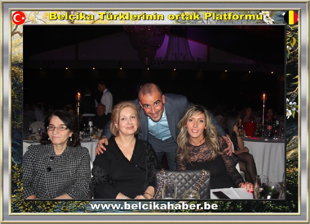 CEYLAN VE ARZU KONSERLERİNDE GÖNÜLLERİ FETH ETTİ