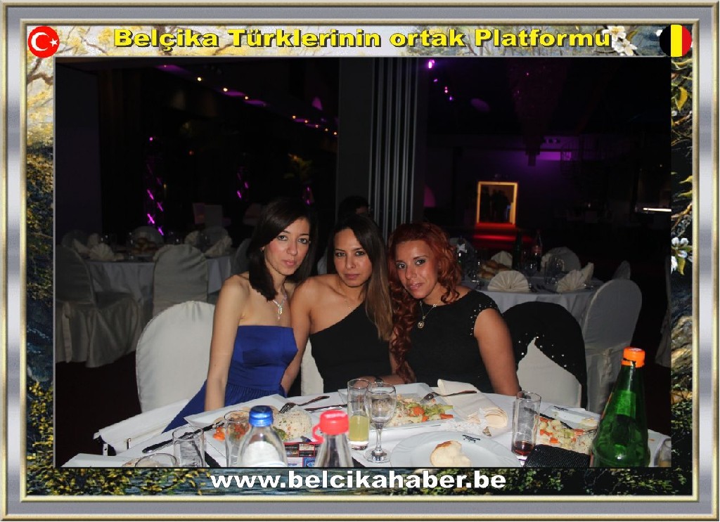 CEYLAN VE ARZU KONSERLERİNDE GÖNÜLLERİ FETH ETTİ