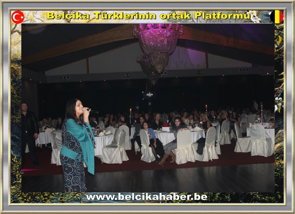 CEYLAN VE ARZU KONSERLERİNDE GÖNÜLLERİ FETH ETTİ
