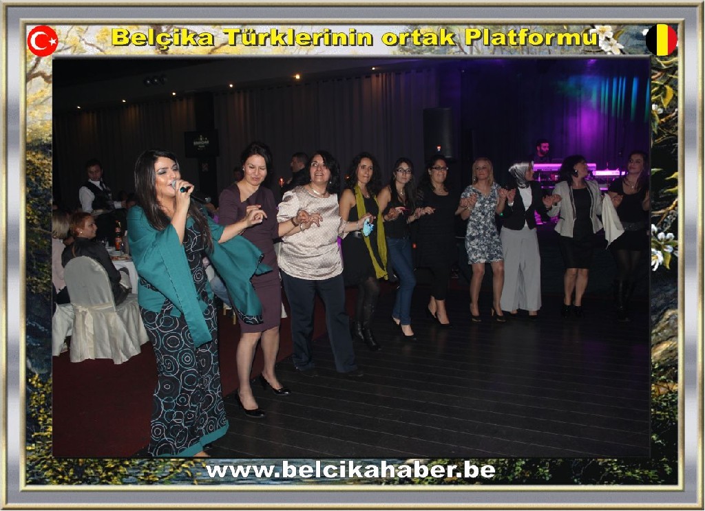 CEYLAN VE ARZU KONSERLERİNDE GÖNÜLLERİ FETH ETTİ