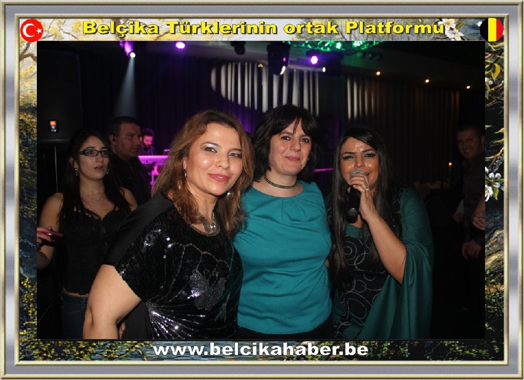 CEYLAN VE ARZU KONSERLERİNDE GÖNÜLLERİ FETH ETTİ