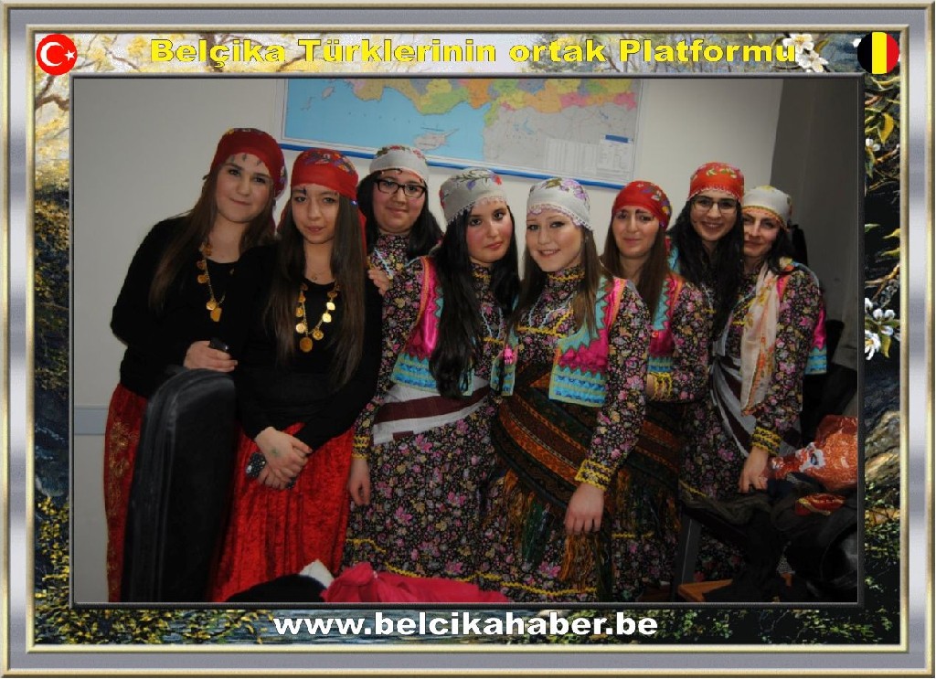 TURKISH LADY GENÇLERİNİN 'ÇORABINI ÖRDÜĞÜM 'HALAY NİGHT'INA BÜYÜK İLGİ VARDI