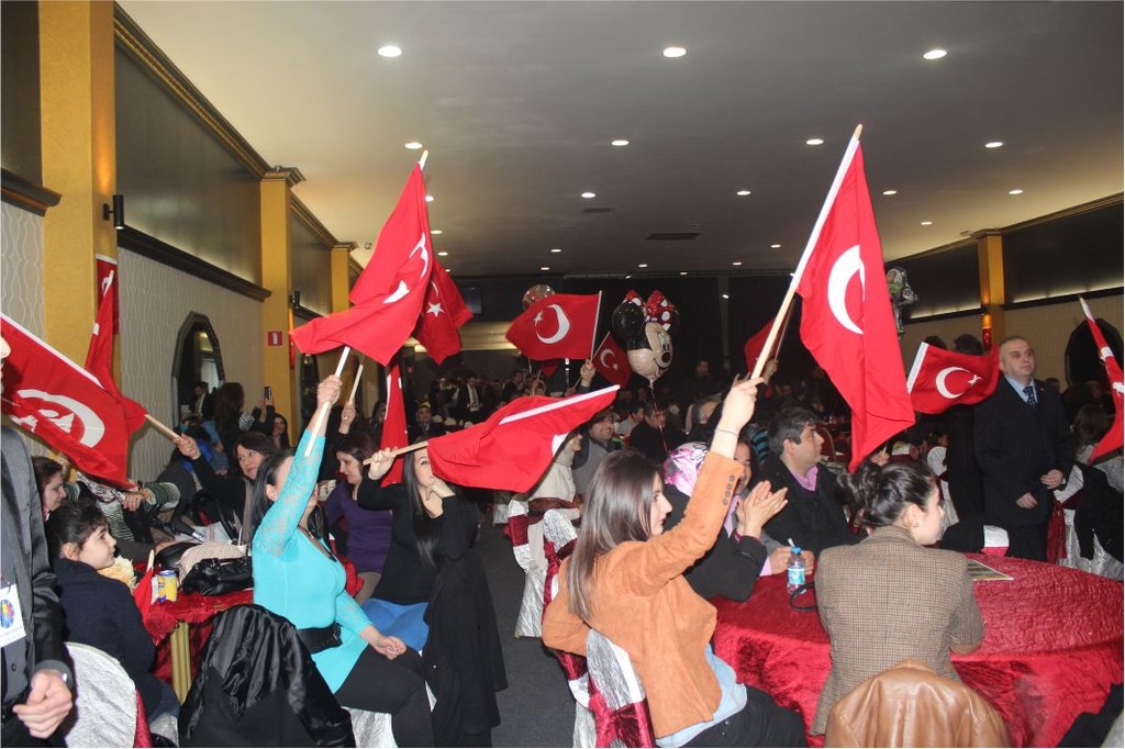 ÜLKÜCÜLER SANATÇILARIYLA COŞTU