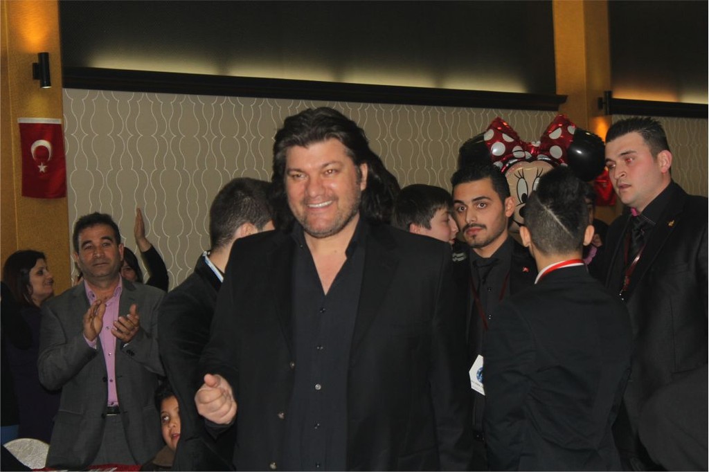 ÜLKÜCÜLER SANATÇILARIYLA COŞTU