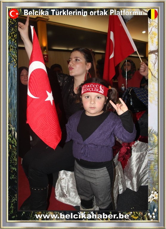 ÜLKÜCÜLER SANATÇILARIYLA COŞTU