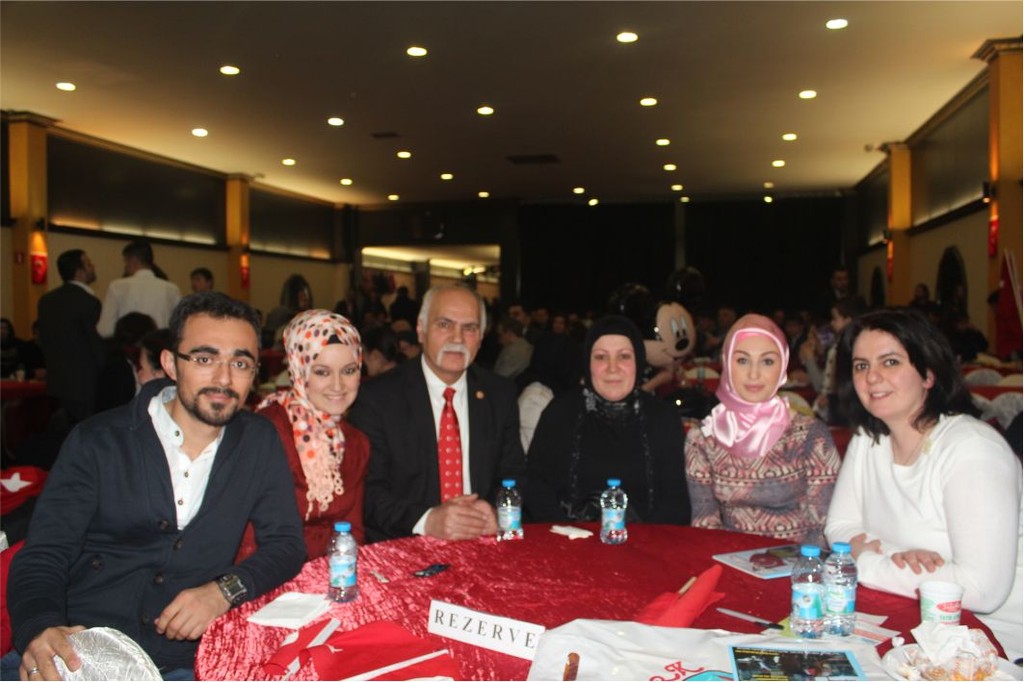 ÜLKÜCÜLER SANATÇILARIYLA COŞTU
