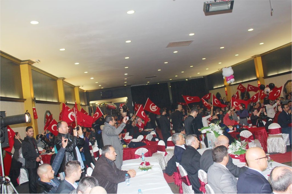 ÜLKÜCÜLER SANATÇILARIYLA COŞTU