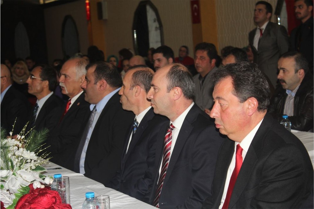 ÜLKÜCÜLER SANATÇILARIYLA COŞTU