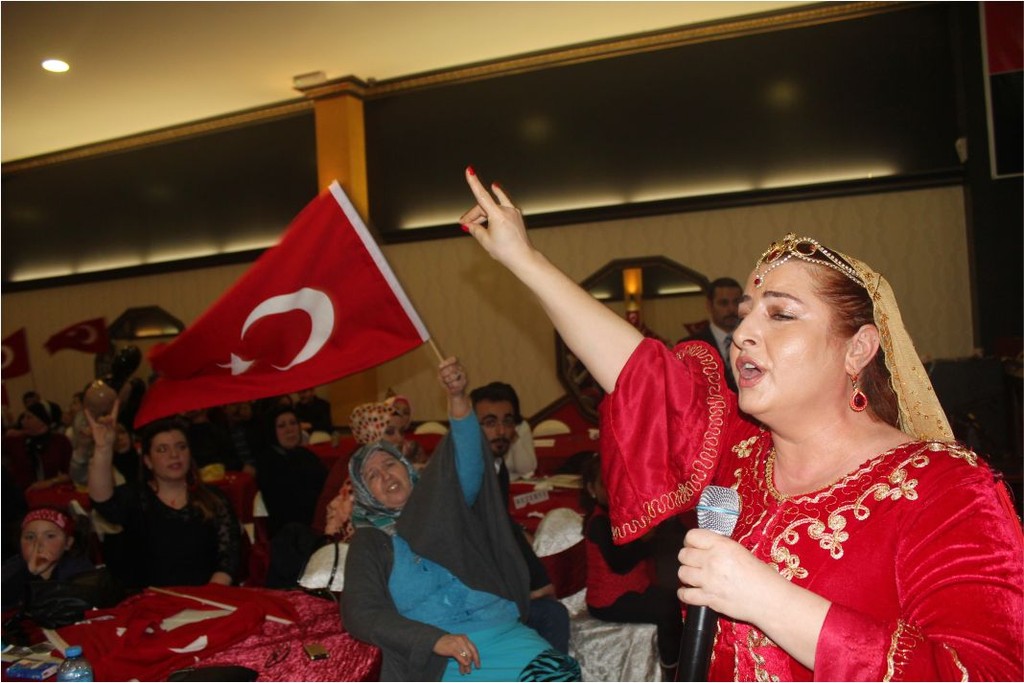 ÜLKÜCÜLER SANATÇILARIYLA COŞTU