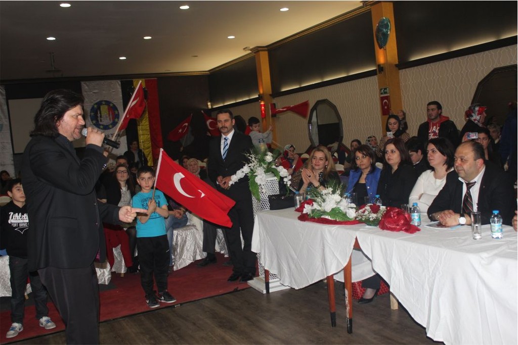 ÜLKÜCÜLER SANATÇILARIYLA COŞTU