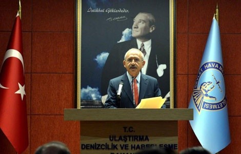 Kılıçdaroğlu Irak’a giderken, “Bu ziyaretimiz Türkiye’nin barışçıl yüzünü yeniden hatırlatmaya katkı yapacaktır” dedi.