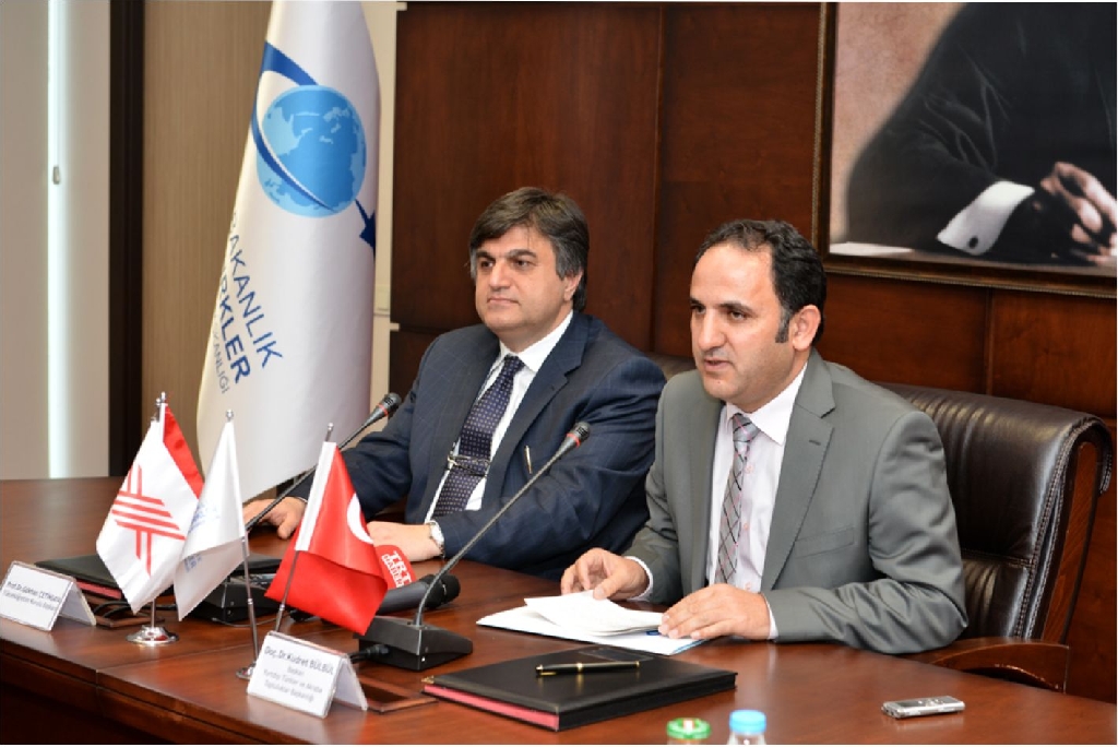 YTB ve YÖK ARASINDA ÜNİVERSİTELERDE TÜRKİYE BURSLARI KOORDİNASYON OFİSLERİ   KURULMASINA İLİŞKİN PROTOKOL ANLAŞMASI İMZALANDI