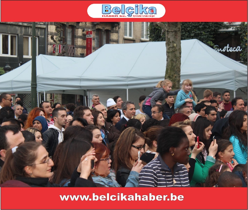 SAINT JOSSE MAHALLE FESTİVALİNDE FUNDA İLE COŞTULAR