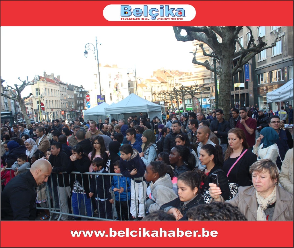 SAINT JOSSE MAHALLE FESTİVALİNDE FUNDA İLE COŞTULAR