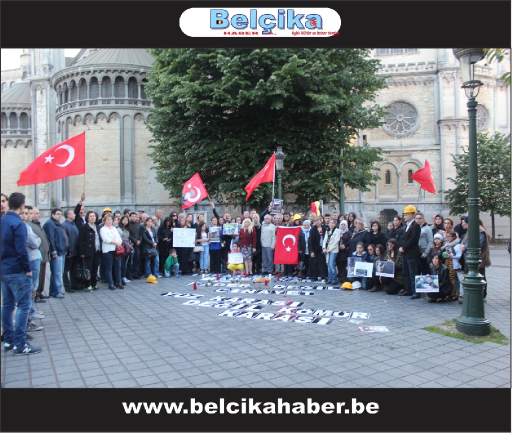 Brüksel'de Soma şehitleri için sessiz eylem yaptılar