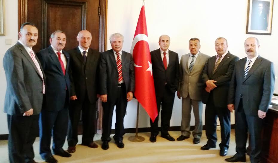 HTİKDF'den Lahey Büyükelçisi Sadık Arslan'a ziyareti