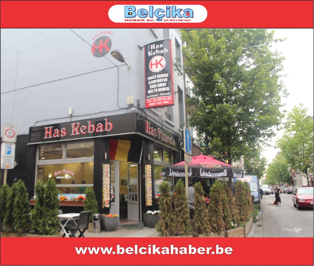 TÜRK ESNAFLARI BELÇİKA BAYRAKLARIYLA BELÇİKA MİLLİ TAKIMINA DESTEK VERİYORLAR