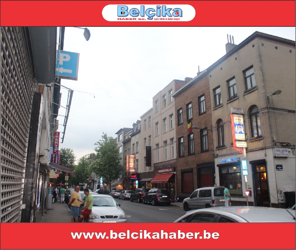 TÜRK ESNAFLARI BELÇİKA BAYRAKLARIYLA BELÇİKA MİLLİ TAKIMINA DESTEK VERİYORLAR