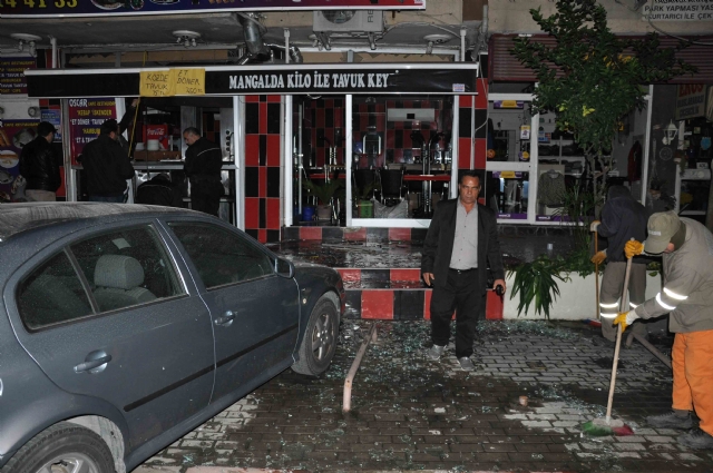 Fransa'da Felaketler Peş Peşe Geliyor, Kebapçıda Patlama