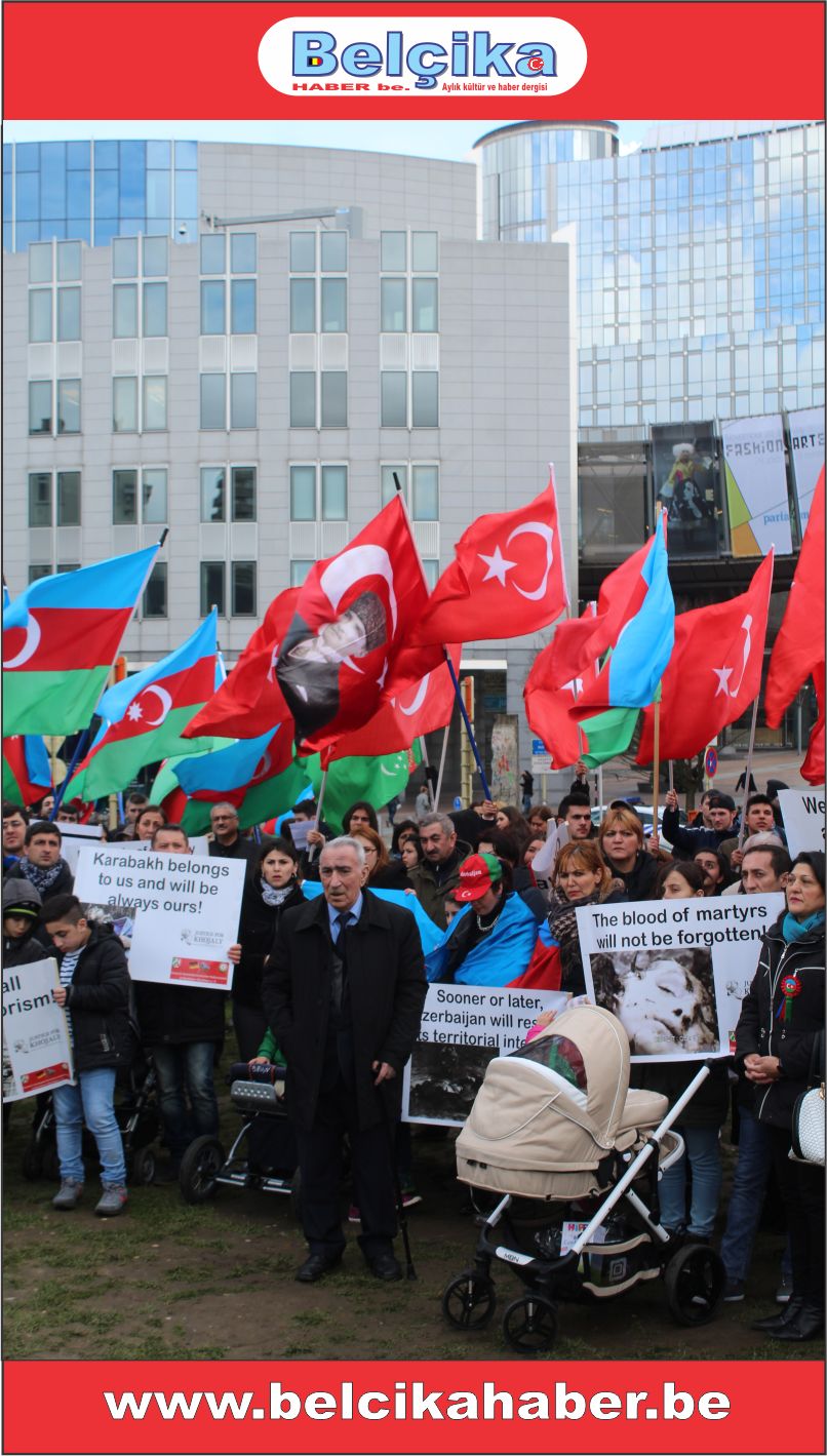 'AB'NİN KALBİNDE VE ERMENİSTAN BÜYÜKELÇİLİĞİ' ÖNÜNDE GÖRKEMLİ BİR PROTESTO GERÇEKLEŞTİRİLDİLER