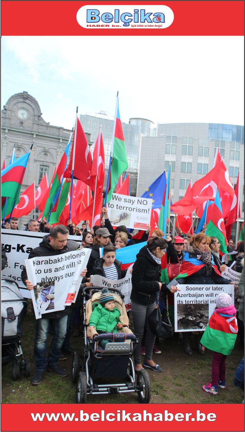 'AB'NİN KALBİNDE VE ERMENİSTAN BÜYÜKELÇİLİĞİ' ÖNÜNDE GÖRKEMLİ BİR PROTESTO GERÇEKLEŞTİRİLDİLER