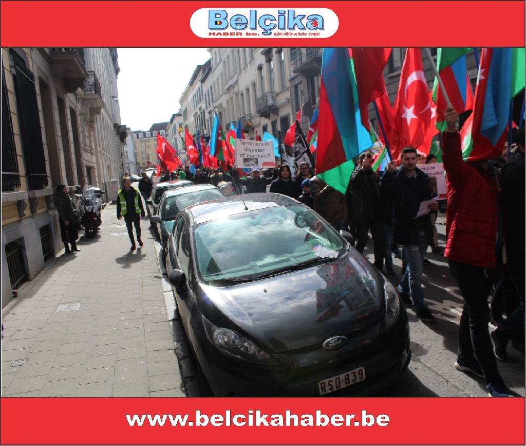 'AB'NİN KALBİNDE VE ERMENİSTAN BÜYÜKELÇİLİĞİ' ÖNÜNDE GÖRKEMLİ BİR PROTESTO GERÇEKLEŞTİRİLDİLER