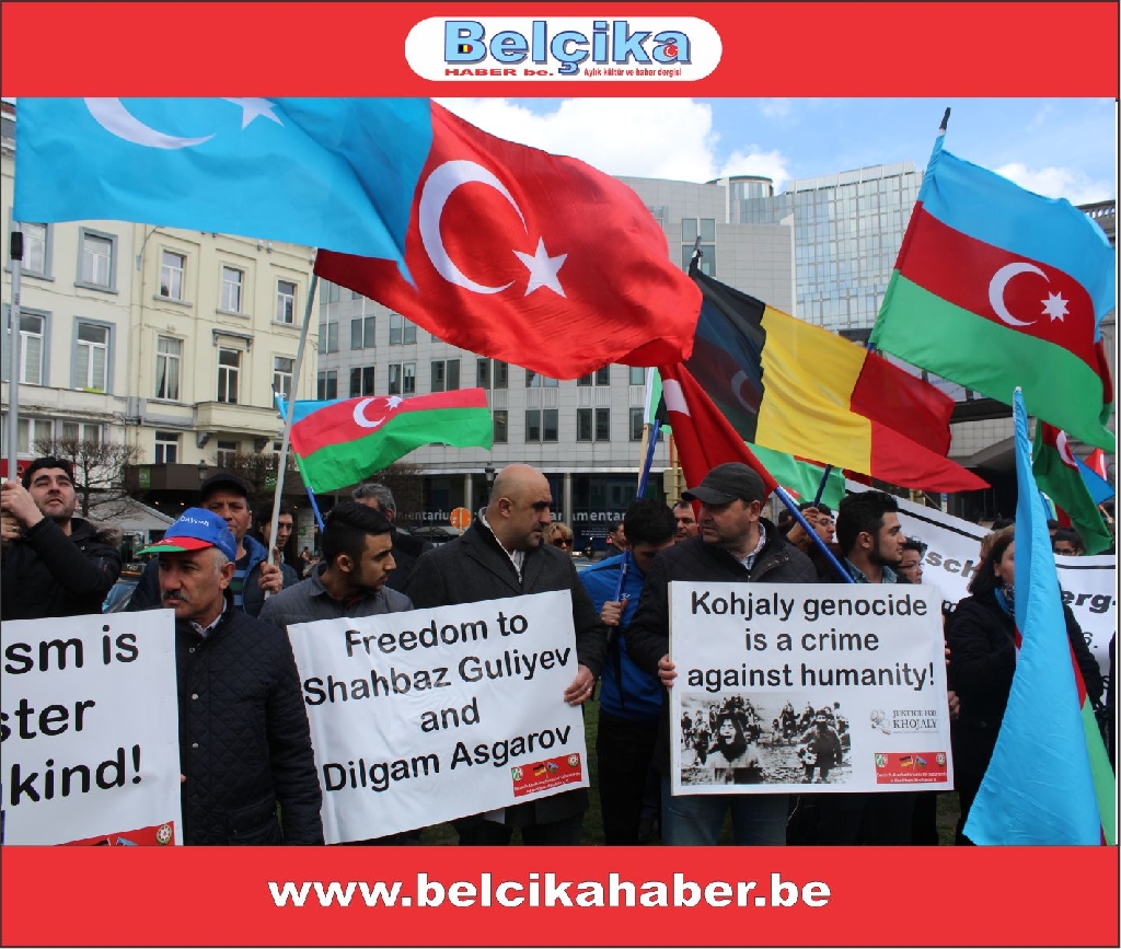 'AB'NİN KALBİNDE VE ERMENİSTAN BÜYÜKELÇİLİĞİ' ÖNÜNDE GÖRKEMLİ BİR PROTESTO GERÇEKLEŞTİRİLDİLER