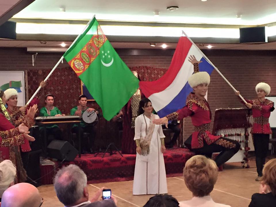 TÜRKMENİSTAN’IN ‘BAĞIMSIZLIK GÜNÜ’ HOLLANDA WEERT ŞEHRİNDE DE KUTLANDI