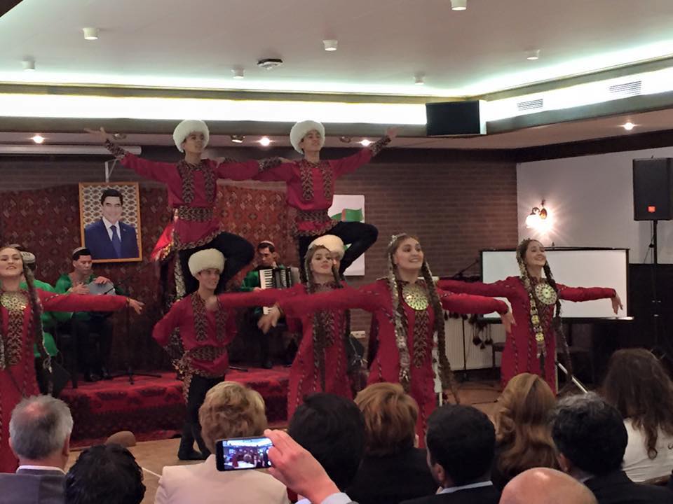 TÜRKMENİSTAN’IN ‘BAĞIMSIZLIK GÜNÜ’ HOLLANDA WEERT ŞEHRİNDE DE KUTLANDI