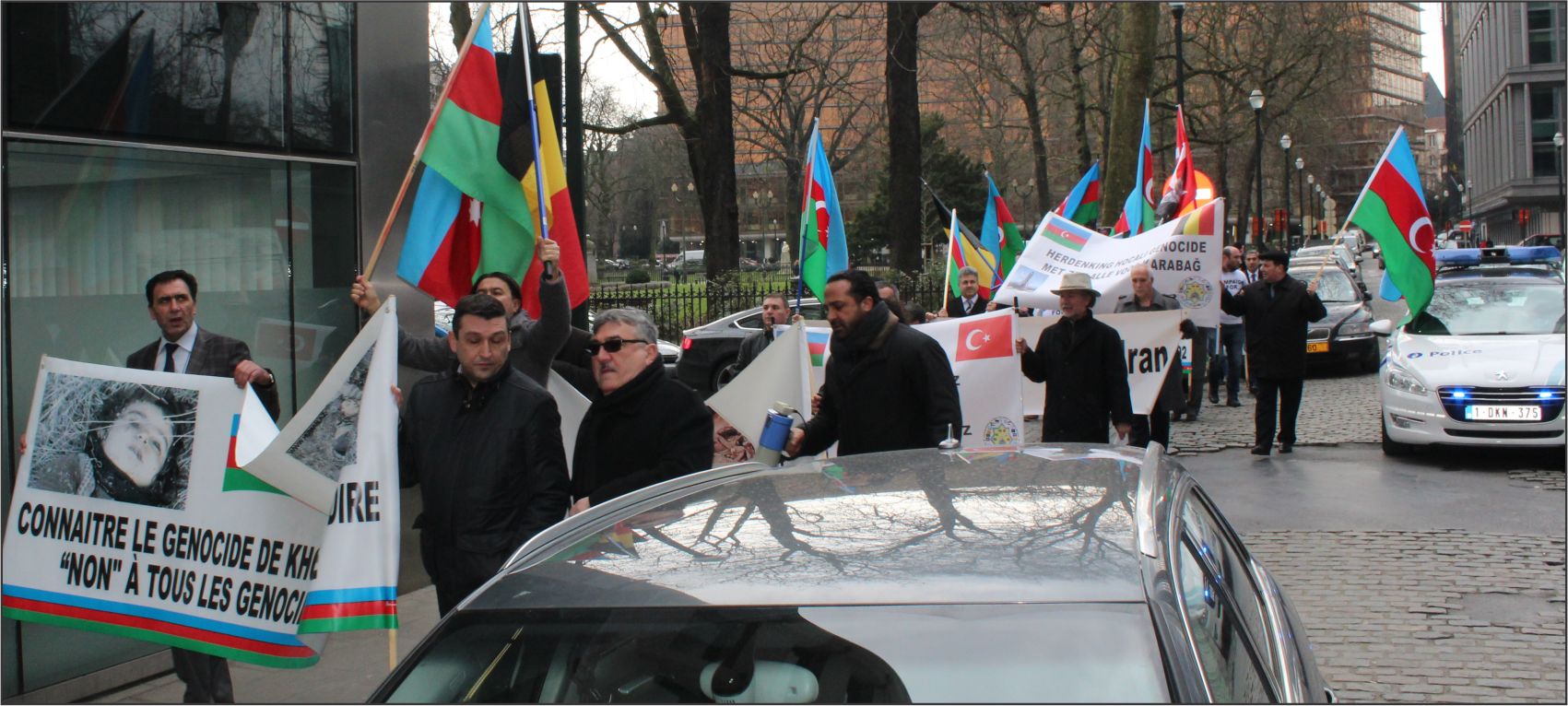 AB’NİN KALBİNDE HOCALI ŞEHİTLERİNİ ANDILAR