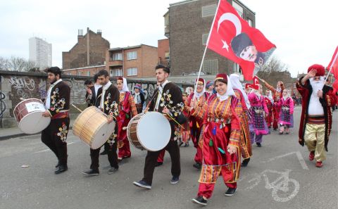SCHAERBEEK KARNAVALINDA COŞKU YAŞANDI