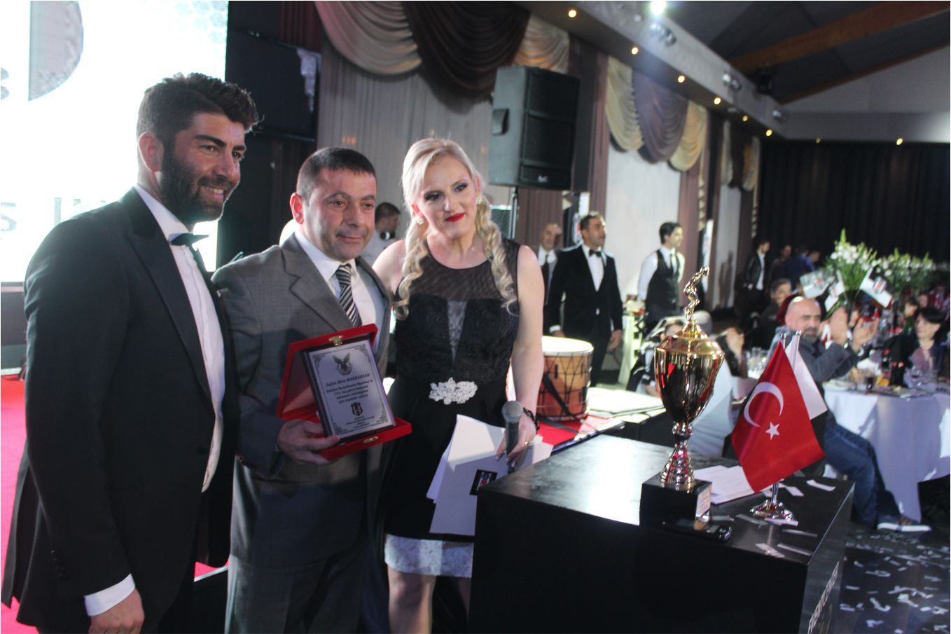 BELÇİKA BJK KARAKATALLAR DERNEĞİ DAYANIŞMA GECESİNE BÜYÜK İLGİ VARDI