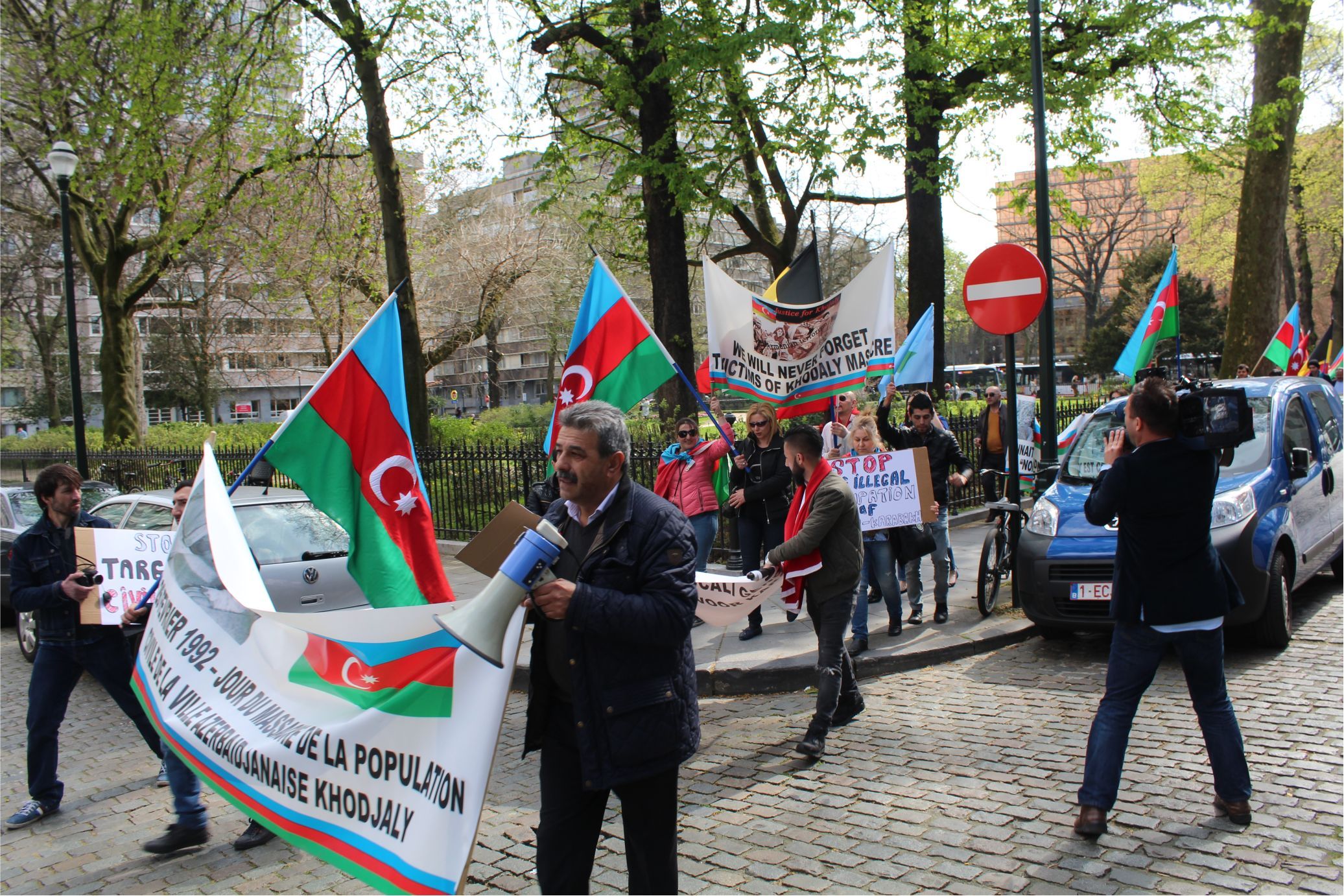 IRKÇI ERMENİLERİN TAHRİKLERİNE KAPILMADAN â€˜KARABAĞ İŞGALİâ€™Nİ PROTESTO ETTİLER