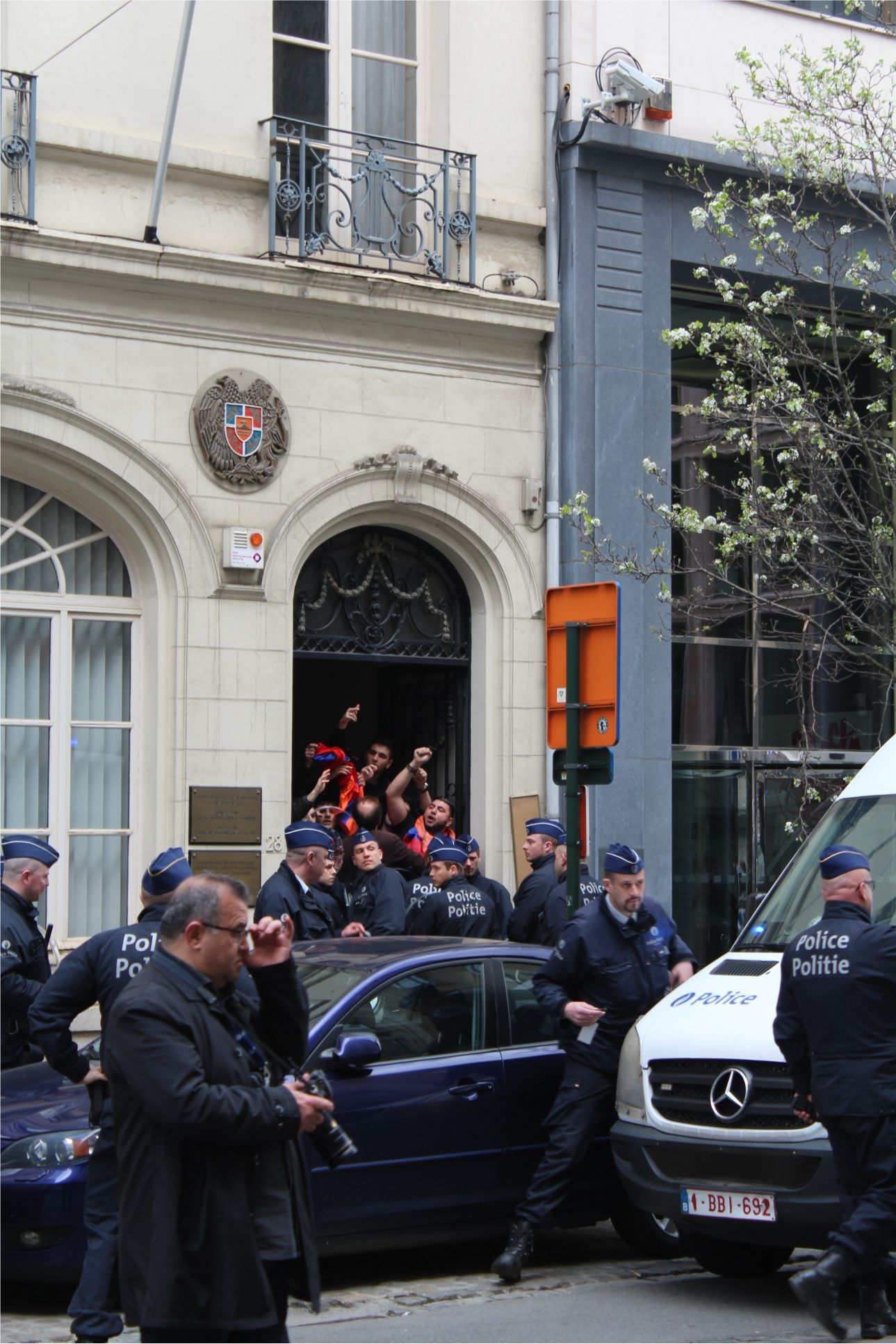 IRKÇI ERMENİLERİN TAHRİKLERİNE KAPILMADAN â€˜KARABAĞ İŞGALİâ€™Nİ PROTESTO ETTİLER