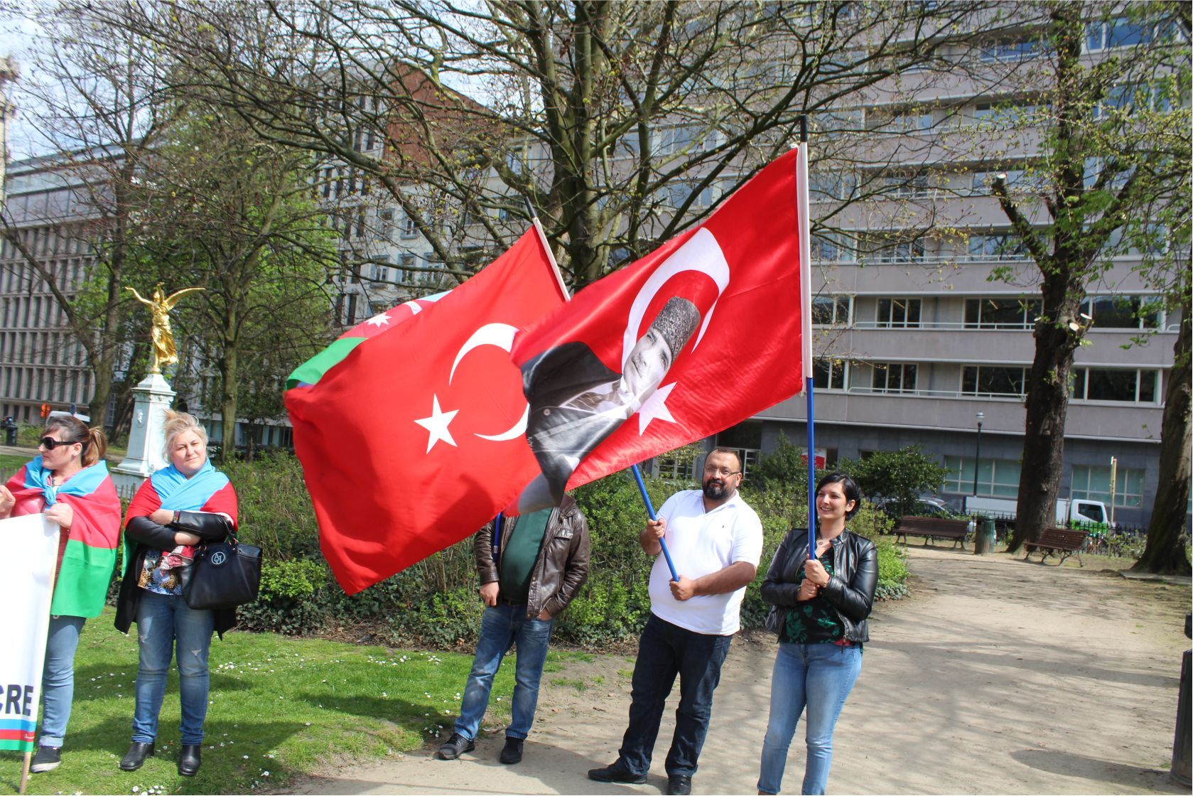 IRKÇI ERMENİLERİN TAHRİKLERİNE KAPILMADAN â€˜KARABAĞ İŞGALİâ€™Nİ PROTESTO ETTİLER