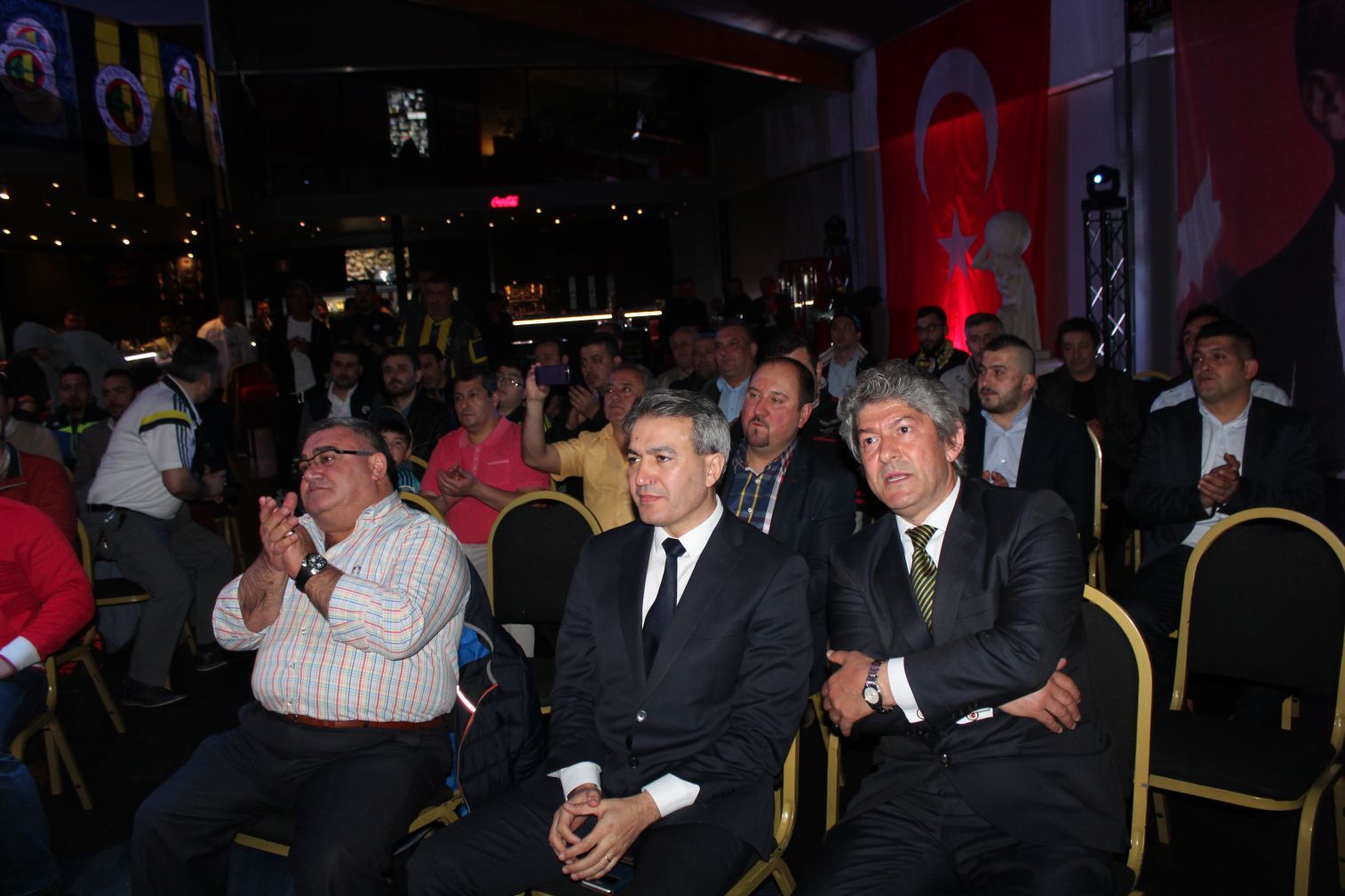 BELÇİKALI FENERBAHÇELİLERDEN TAKIMLARINA BÜYÜK DESTEK