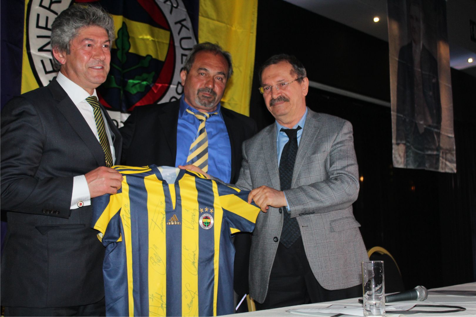 BELÇİKALI FENERBAHÇELİLERDEN TAKIMLARINA BÜYÜK DESTEK
