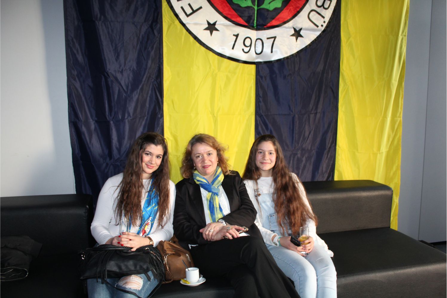BELÇİKALI FENERBAHÇELİLERDEN TAKIMLARINA BÜYÜK DESTEK