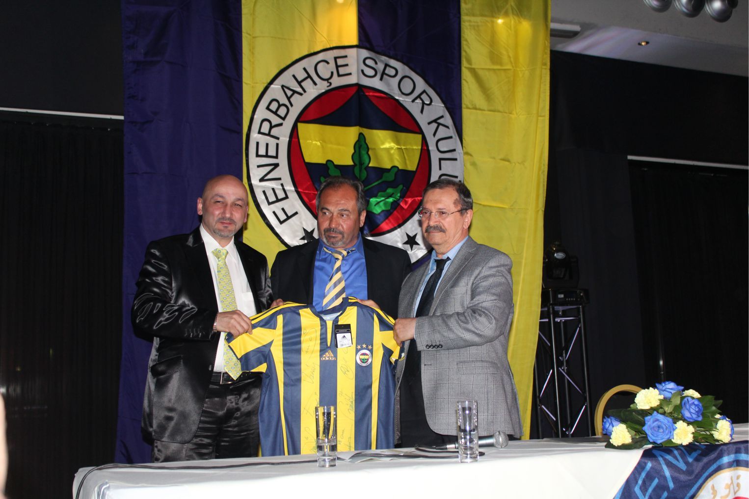 BELÇİKALI FENERBAHÇELİLERDEN TAKIMLARINA BÜYÜK DESTEK