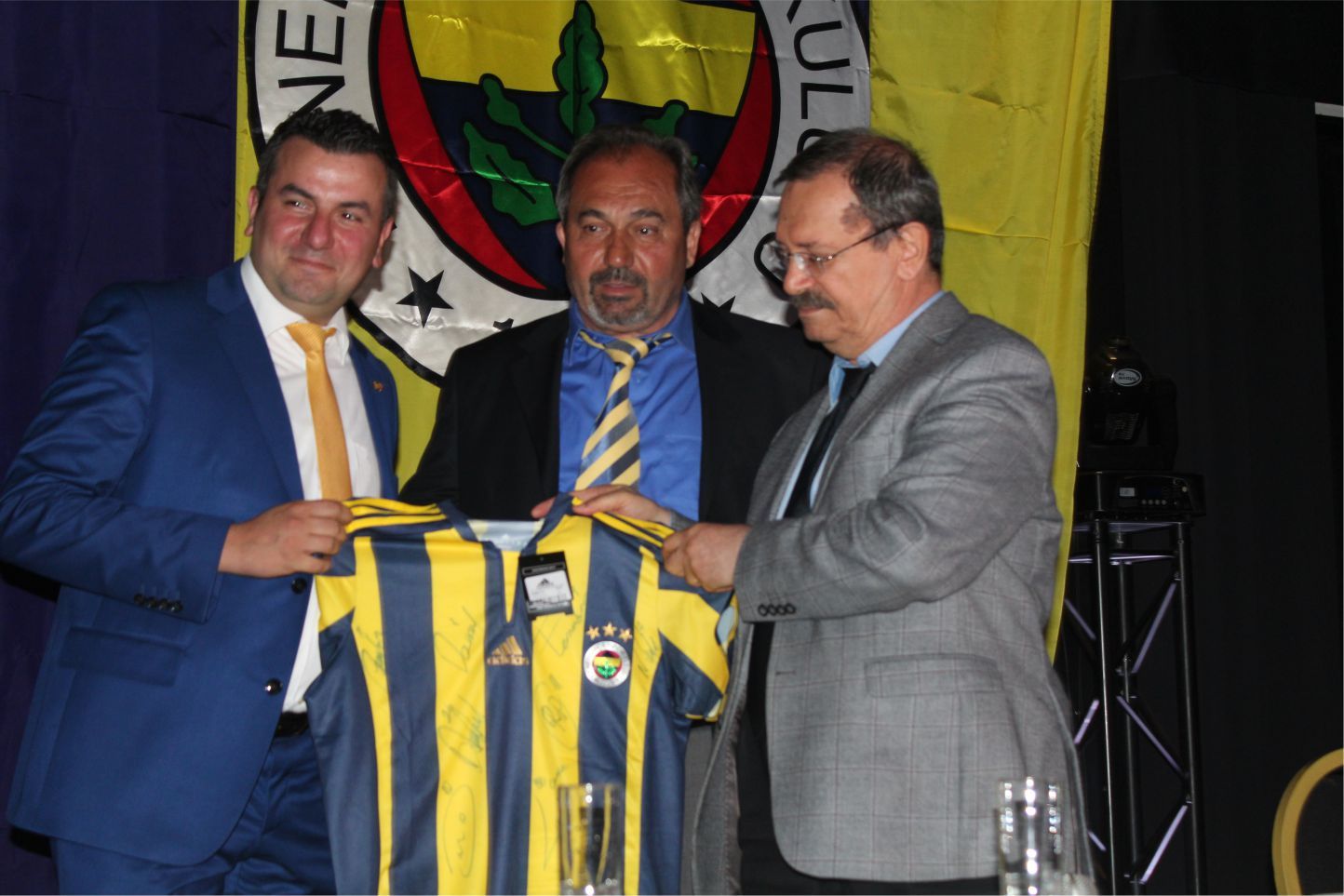BELÇİKALI FENERBAHÇELİLERDEN TAKIMLARINA BÜYÜK DESTEK